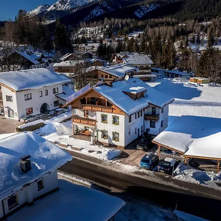 Ganze In Mit Privatem Balkon Leutasch