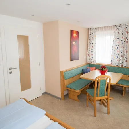 Ganze In Mit Privatem Balkon Leutasch